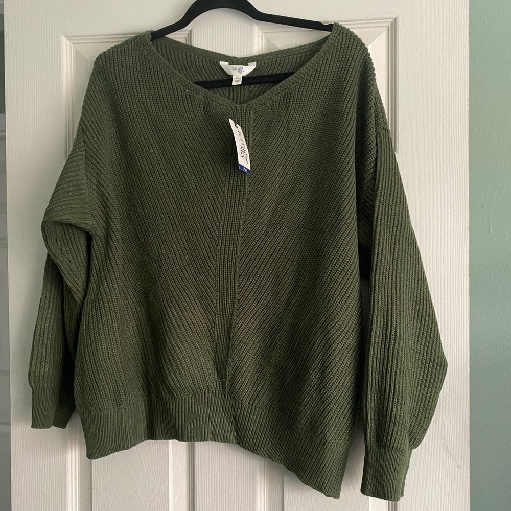 🎉🎉 SOLD 🎉NEW OLIVE GREEN SWEATER TERRA AND SKY SIZE 1X